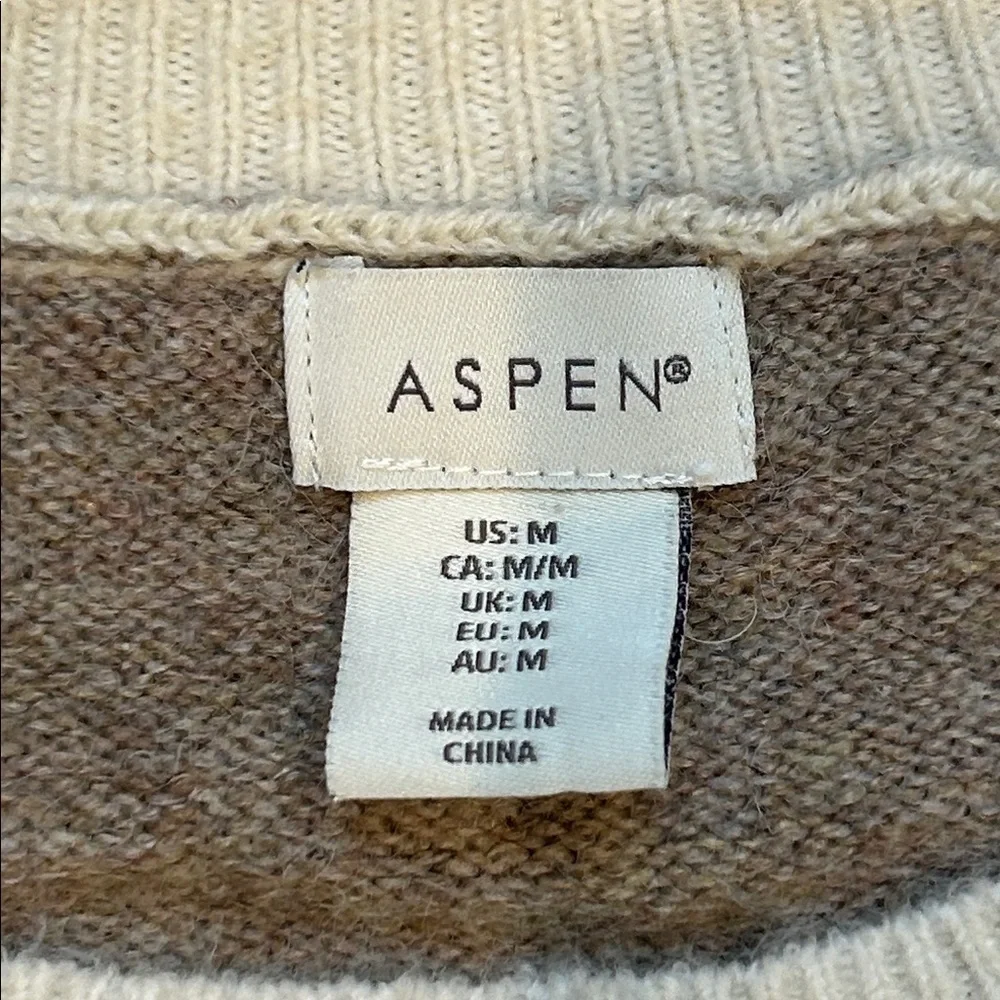 Aspen soft fuzzy ski lodge print sweater size medium